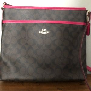 LIKE NEW - crossbody Coach purse